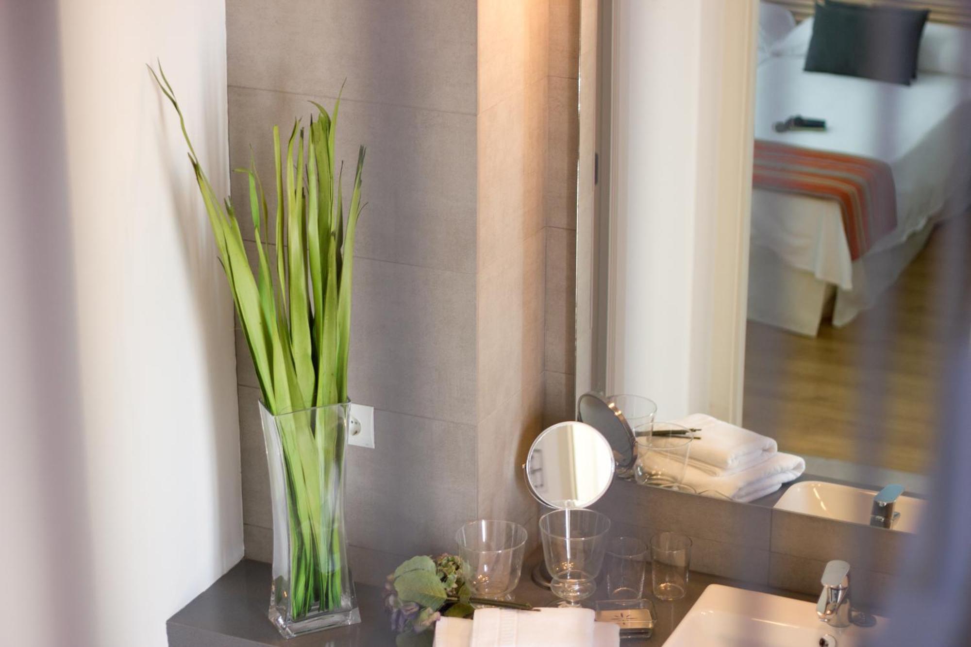 Life Apartments Alberto Lista Севилья Экстерьер фото